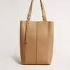 24/7 Bag North South in cappuccinokleurig leer met verstelbare handvatten