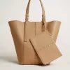 24/7 Bag North South in cappuccinokleurig leer met verstelbare handvatten