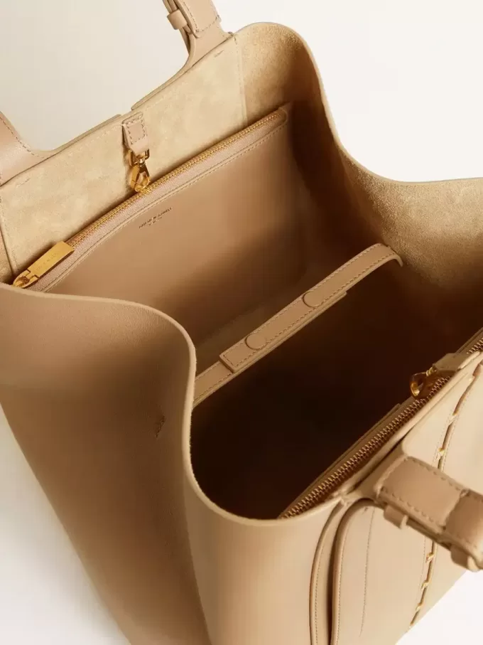 24/7 Bag North South in cappuccinokleurig leer met verstelbare handvatten