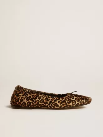 Amy ballerina’s in beige ponyhuid met luipaardprint