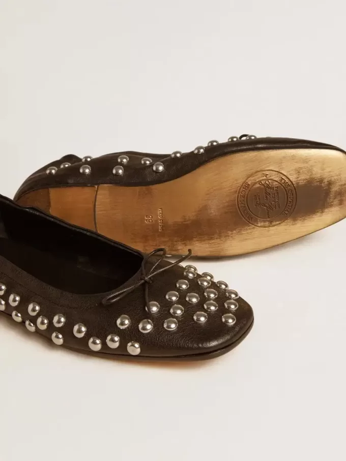 Amy ballerina’s van zwart nappaleer met zilverkleurige studs