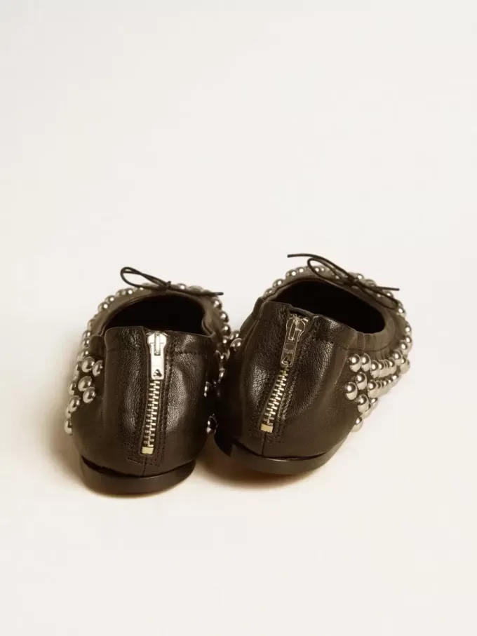Amy ballerina’s van zwart nappaleer met zilverkleurige studs