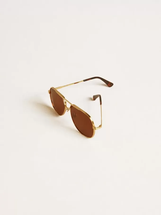 Aviator-zonnebril met gouden montuur en bruine glazen