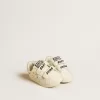 Baby School in nappaleer met roze rozenmotief en witte suède ster