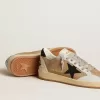 Ball Star in beige nubuck en nappa met zwarte Swarovski-kristallen ster