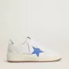 Ball Star met lichtblauwe leren ster en zilverkleurige leren hiellip.