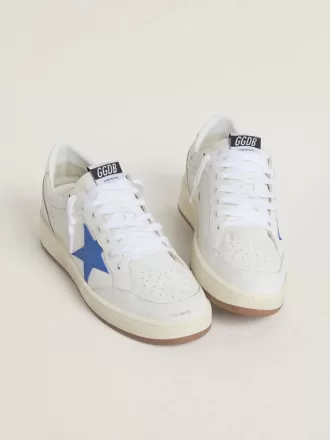 Ball Star met lichtblauwe leren ster en zilverkleurige leren hiellip.
