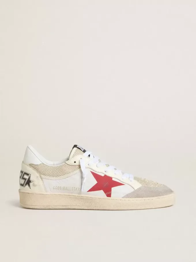 Ball Star van nylon en wit mesh met rode nylon ster en witte leren hielflap
