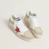 Ball Star van nylon en wit mesh met rode nylon ster en witte leren hielflap