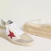 Ball Star van nylon en wit mesh met rode nylon ster en witte leren hielflap