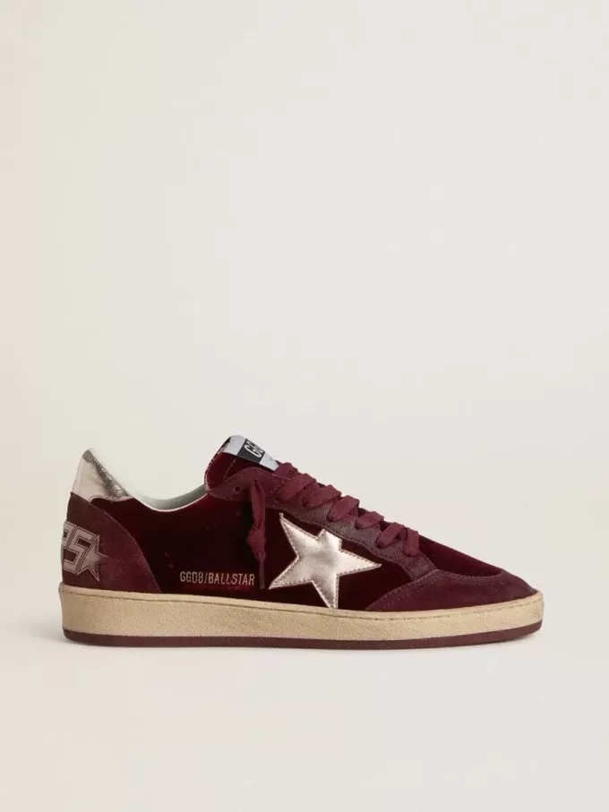 Ball Star voor dames in bordeauxrood fluweel met gouden metallic leren ster en hielstuk