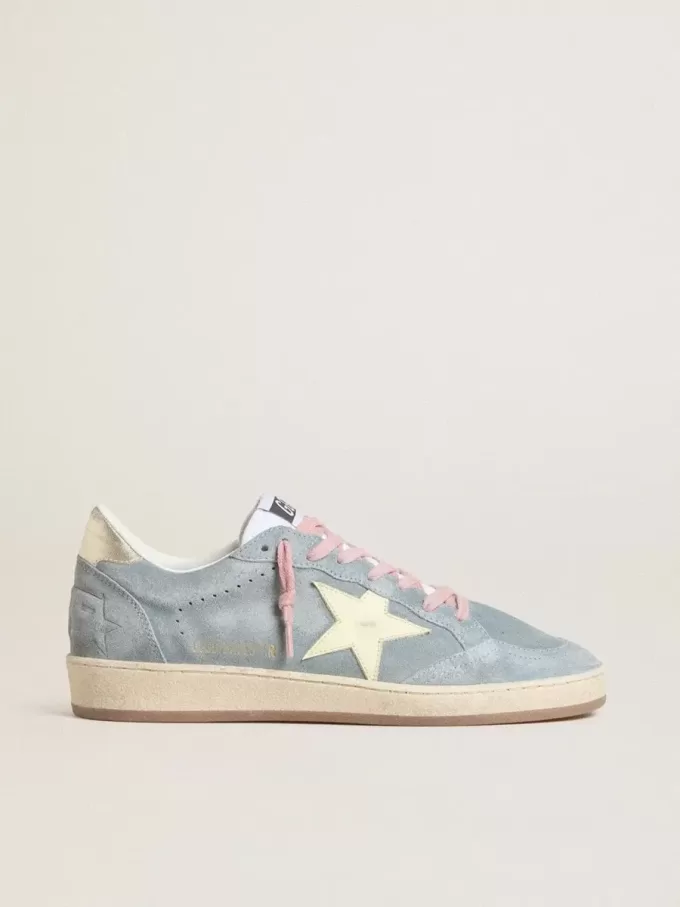 Ball Star voor dames in poederblauw suède met crèmekleurige leren ster
