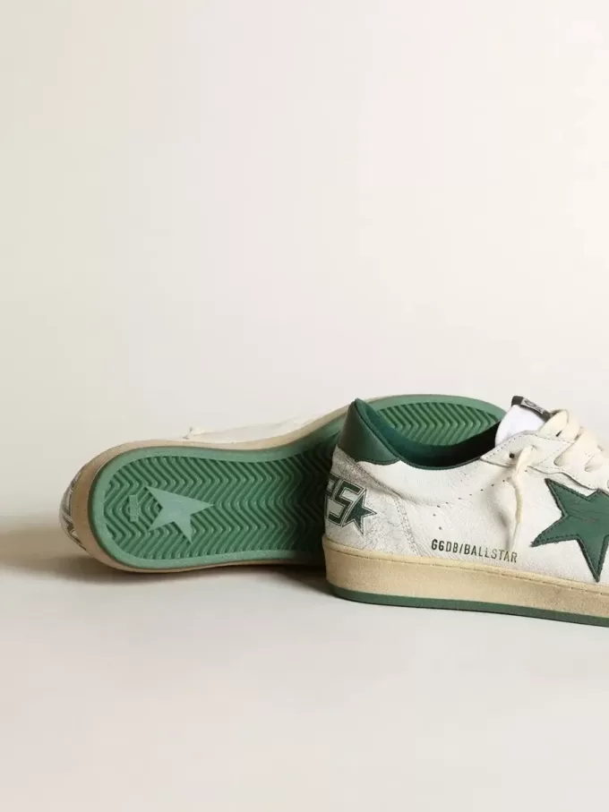 Ball Star voor dames in wit nappaleer met groene leren ster en hielstuk