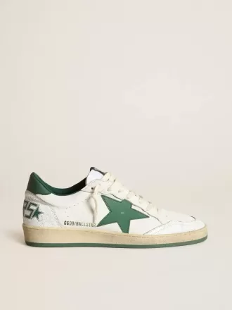 Ball Star voor heren in wit nappaleer met groene leren ster en hielstuk.