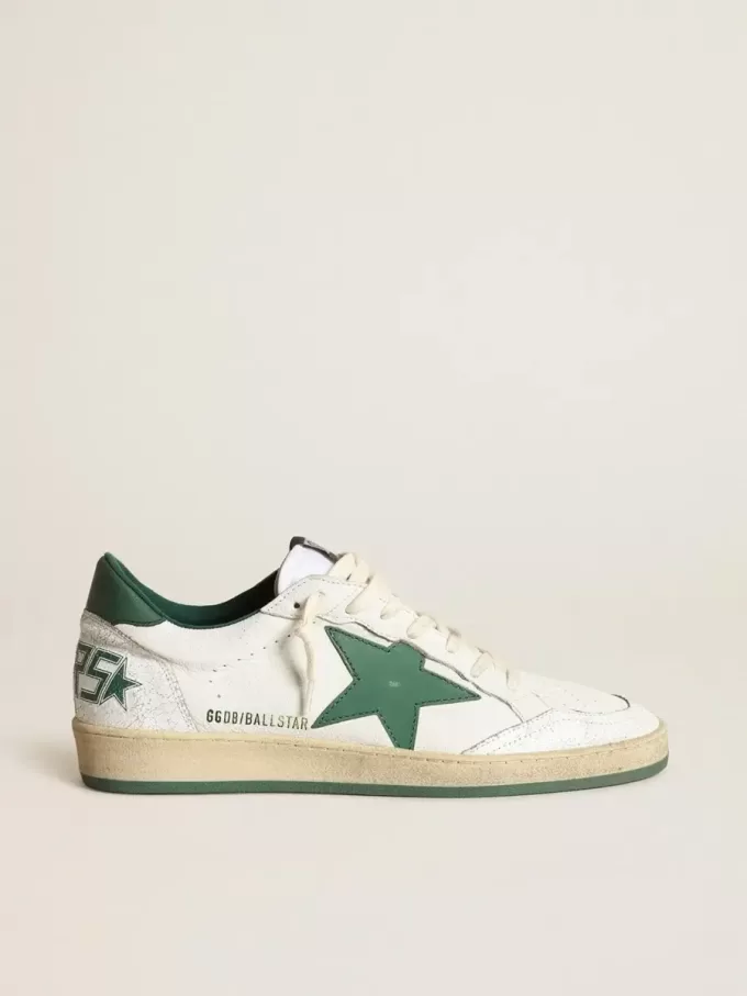 Ball Star voor heren in wit nappaleer met groene leren ster en hielstuk.
