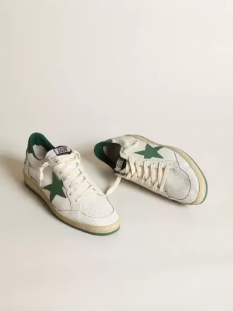Ball Star voor heren in wit nappaleer met groene leren ster en hielstuk.