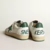 Ball Star voor heren in wit nappaleer met groene leren ster en hielstuk.