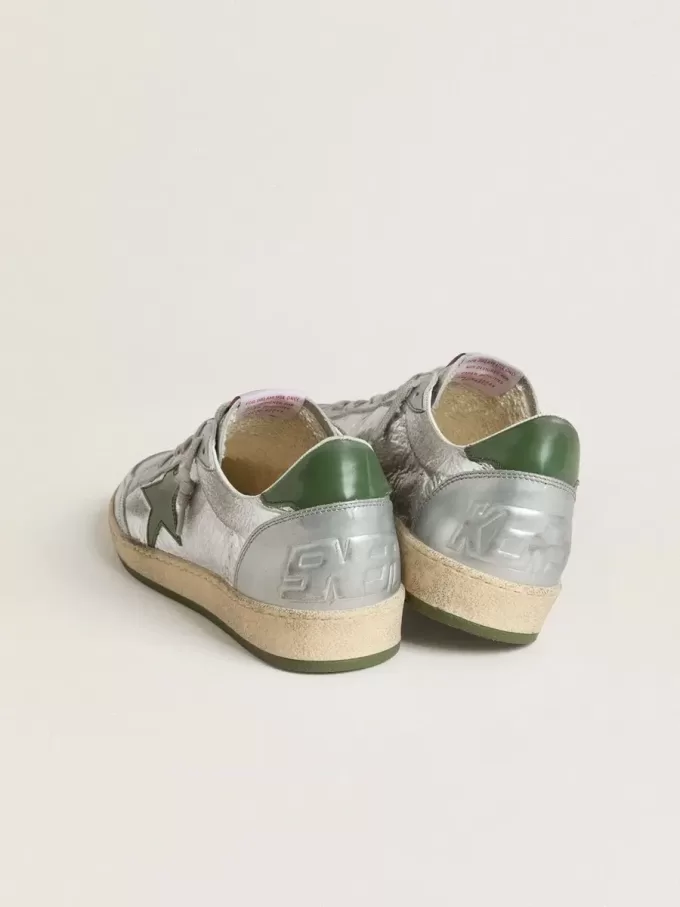 Ball Star voor heren in zilverkleurig nylon met groene leren ster en hielstuk