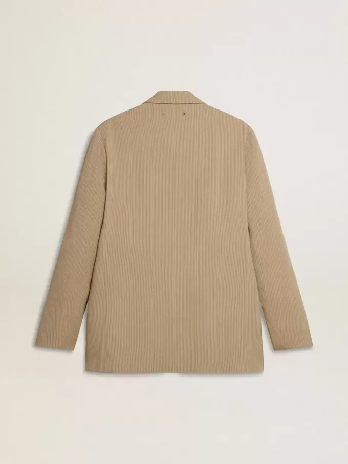 Beige herenjas met krijtstreep en enkele rij knopen, oversized pasvorm