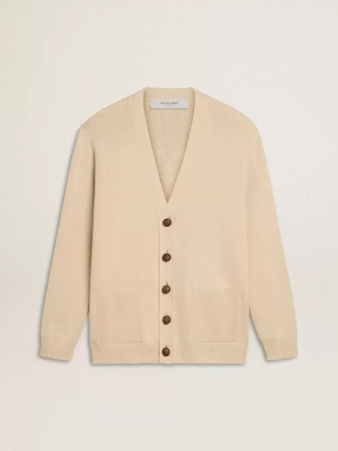 Beige herenvest met ‘Golden’-opschrift op de rug