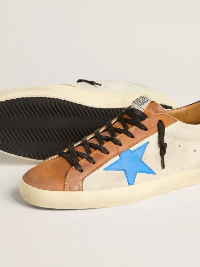 Beige Super-Star LTD voor heren met lichtblauwe ster en hielstuk met krokodillenprint