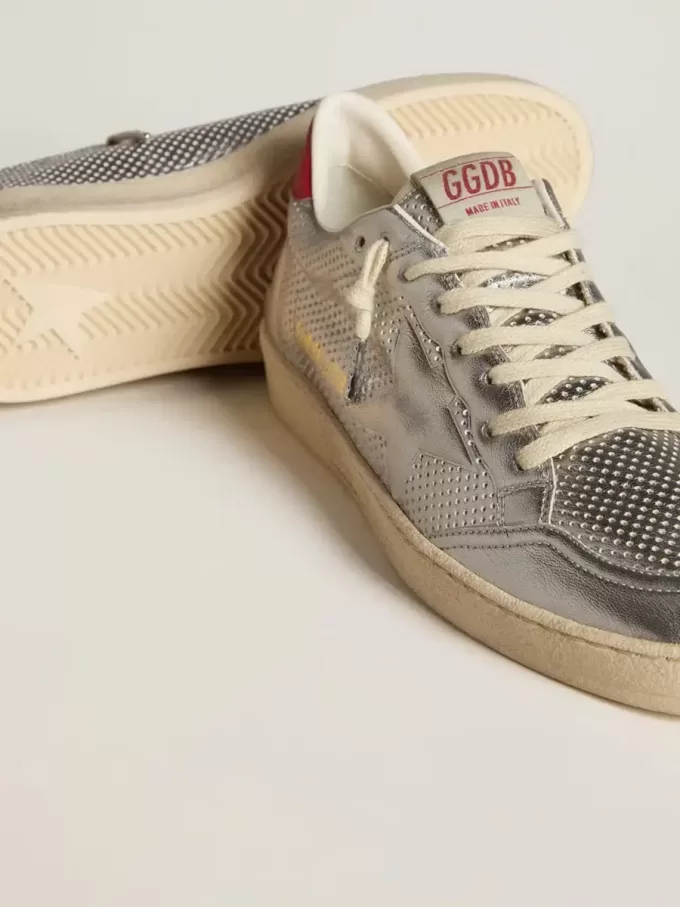 Bio-based Ball Star in metallic zilver met zilveren ster en rode hiellip
