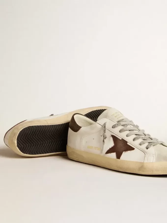 Bio-based Super-Star voor heren met canvas ster en donkerbruine leren hielband.