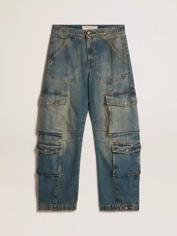 Blauwe jeans met een distressed afwerking