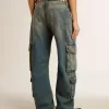 Blauwe jeans met een distressed afwerking