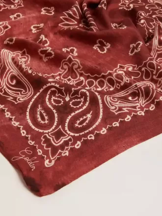 Bordeauxrode sjaal met paisleypatroon