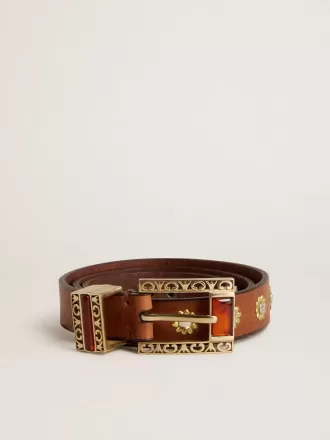 Bruine leren riem met gouden bloemvormige studs en amberkleurige inzetstukken