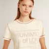 Crèmekleurig dames-T-shirt met vervaagde rode accenten