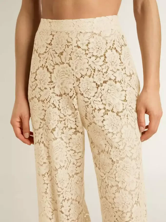 Crèmekleurige, doorschijnende kanten broek voor dames