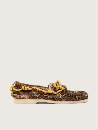 Cruise-loafer voor dames van ponyhuid met luipaardprint en gele wandelschoenveters