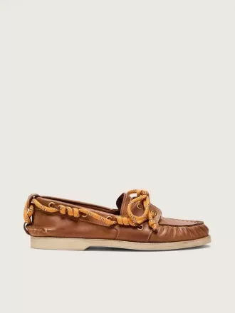 Cruise-loafers voor dames van tabakskleurig leer met oranje wandelschoenveters