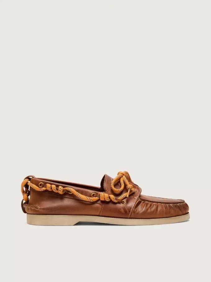 Cruise-loafers voor heren van tabakskleurig leer met oranje wandelveters
