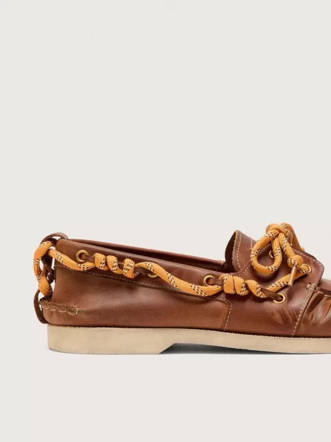 Cruise-loafers voor heren van tabakskleurig leer met oranje wandelveters