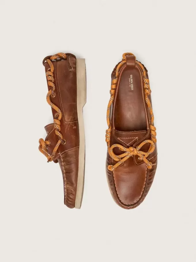 Cruise-loafers voor heren van tabakskleurig leer met oranje wandelveters