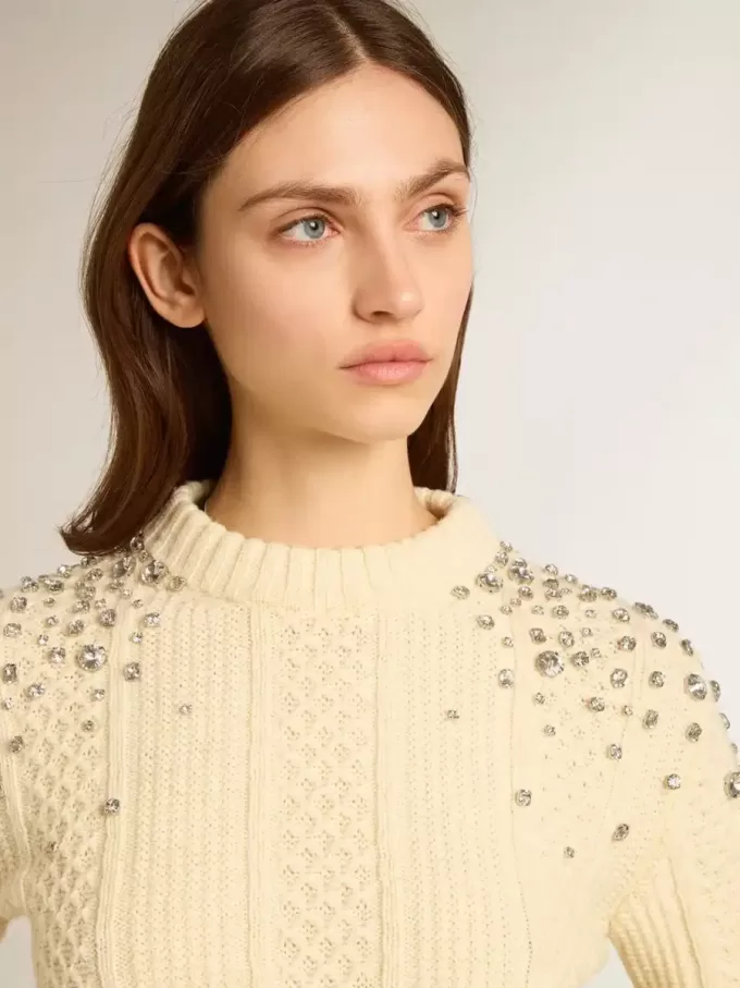 Dames cropped sweater in verwassen wit met decoratieve kristallen