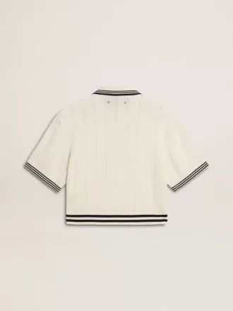 Dames polo shirt in cropped model van versleten wit katoen met blauwe ribboorden