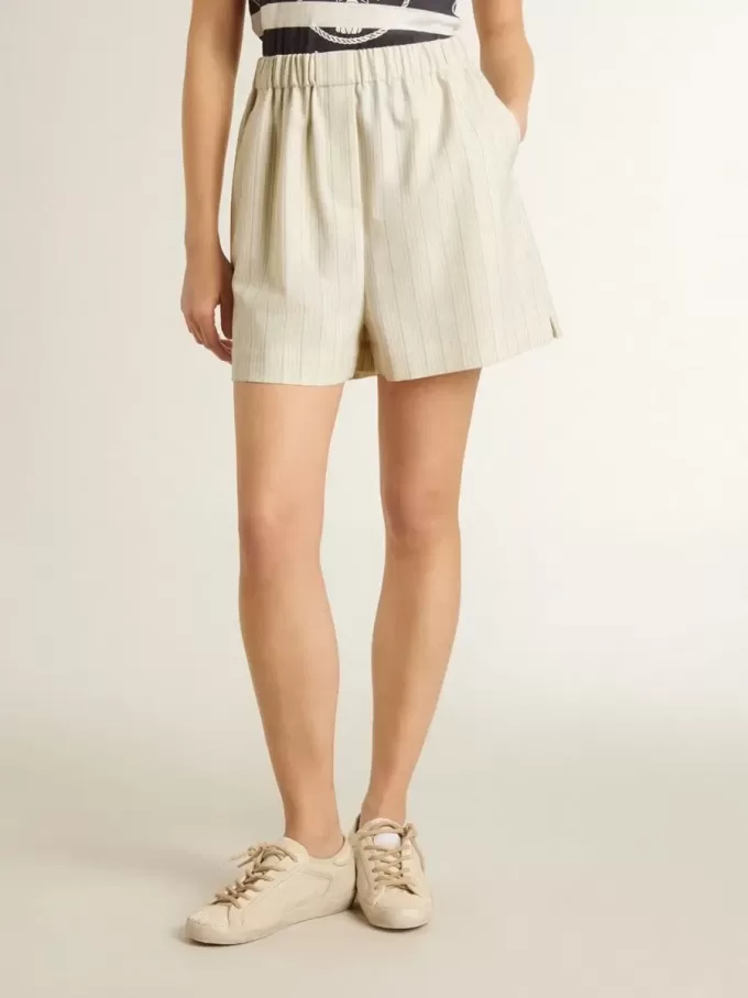 Dames short van wolmix met witte en grijze krijtstreep