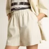 Dames short van wolmix met witte en grijze krijtstreep