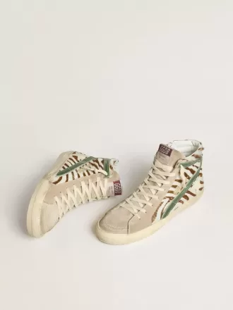 Dames-slip-on van ponyhuid met zebraprint en groene gelamineerde leren details