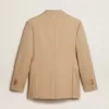 Damesblazer met dubbele knoopsluiting in zandkleur met gouden heraldische knopen