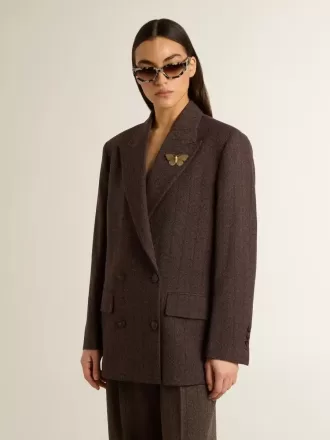 Damesblazer met dubbele knoopsluiting van donkerbruine wol met dun streepmotief
