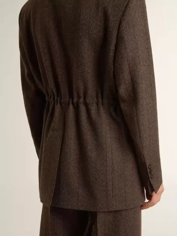 Damesblazer met dubbele knoopsluiting van donkerbruine wol met dun streepmotief