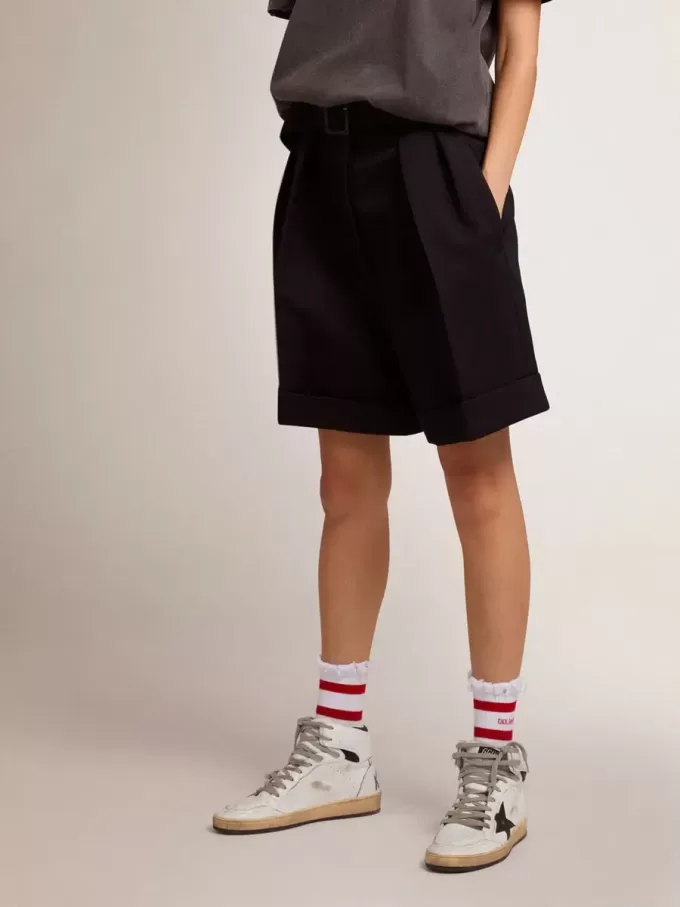 Damesbroek in zwarte wollen gabardine met tailleband