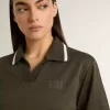 Damescropped polo van militairgroen jersey met borduursel
