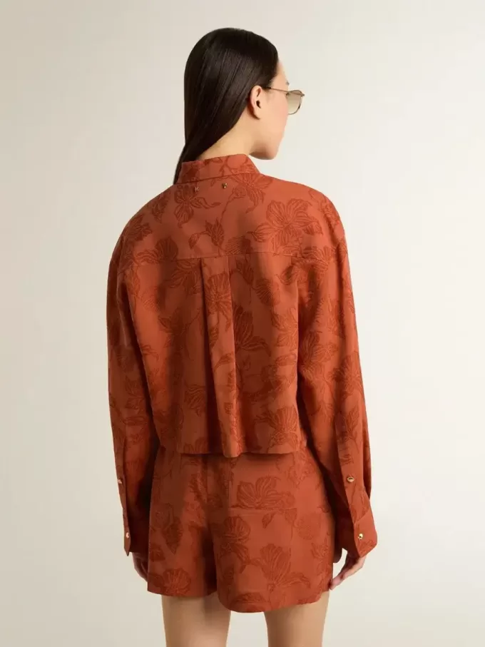 Dameshemd in baksteenrood jacquard met wijde mouwen