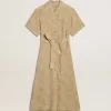 Damesjurk met korte mouwen in beige bloemenjacquard
